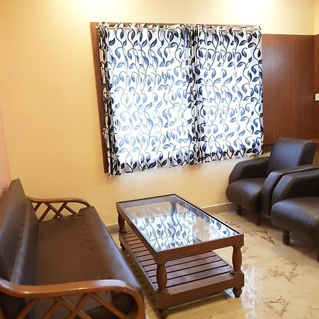 Hotel Sri Krishnan Residency Pollāchi Exterior foto